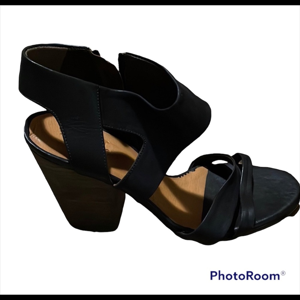 Black Coclico sandal BRAND NEW